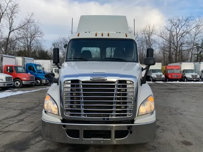 2019 FREIGHTLINER/MERCEDES CASCADIA 125