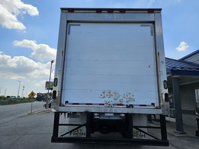 2017 HINO 338 Reefer