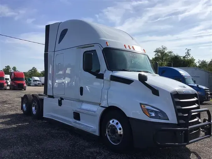 2021 FREIGHTLINER CA126