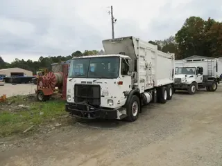 2007 AUTOCAR MCNEILUS SIDE LOADER GARBAGE TRUCK