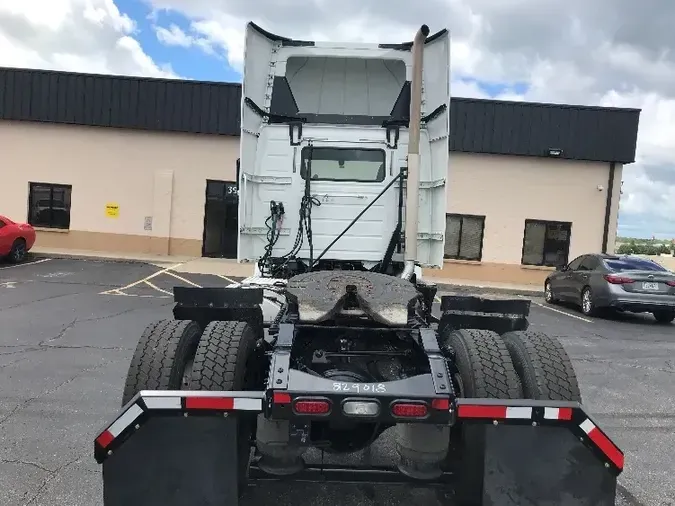 2019 Volvo VNR42300