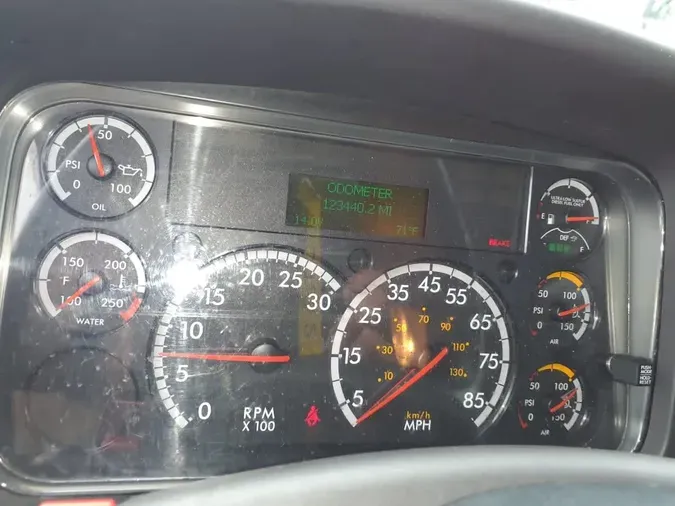 2019 FREIGHTLINER M2 106