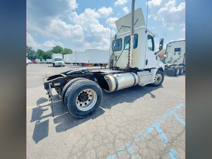 2019 FREIGHTLINER/MERCEDES NEW CASCADIA 126