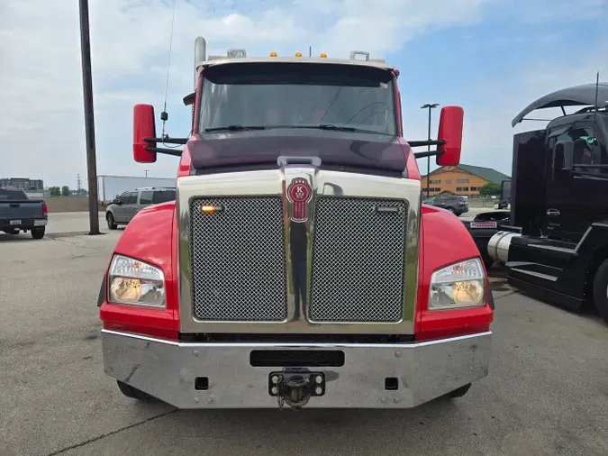 2021 Kenworth T880