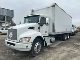 2011 KENWORTH T370