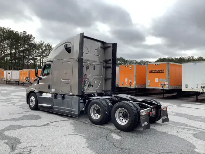 2021 Freightliner Cascadia