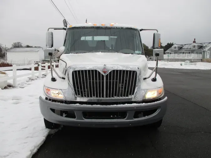 2018 INTERNATIONAL 4300LP