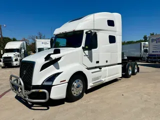 2019 VOLVO VNL64T760