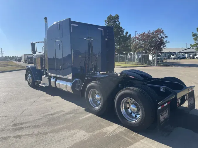 2024 Peterbilt 389