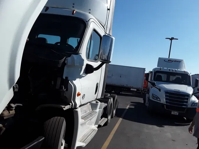 2019 FREIGHTLINER/MERCEDES CASCADIA 125