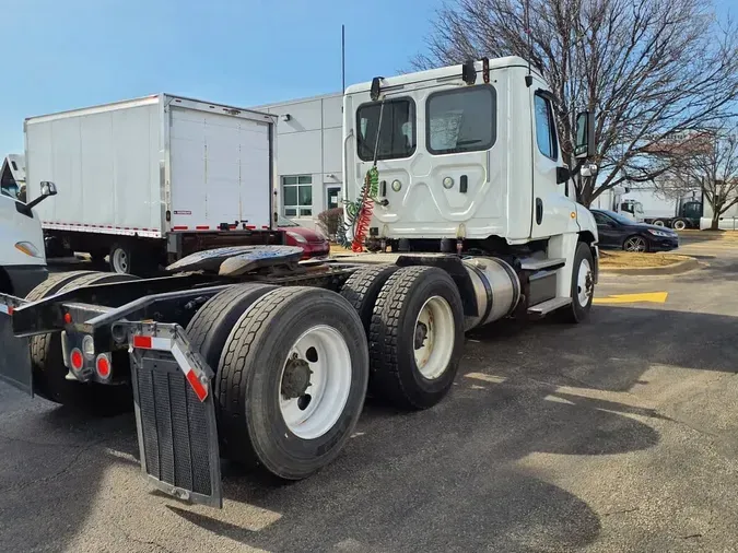 2018 FREIGHTLINER/MERCEDES CASCADIA 125