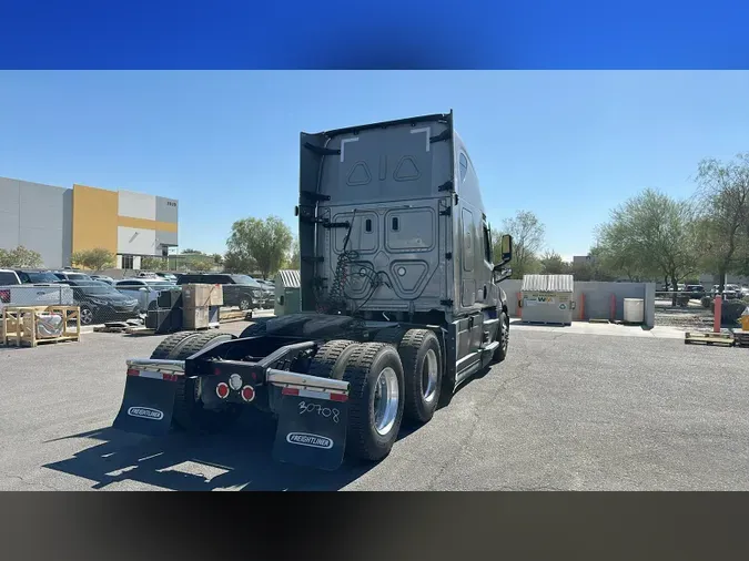 2024 Freightliner Cascadia 126