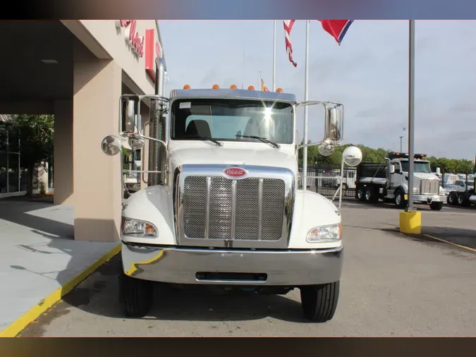 2021 Peterbilt 348
