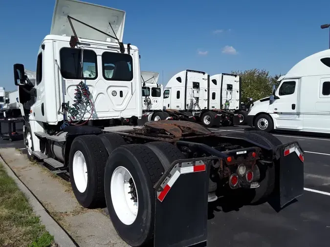 2018 FREIGHTLINER/MERCEDES CASCADIA 125