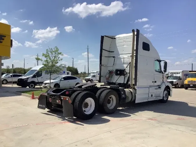 2016 Volvo VNL64670