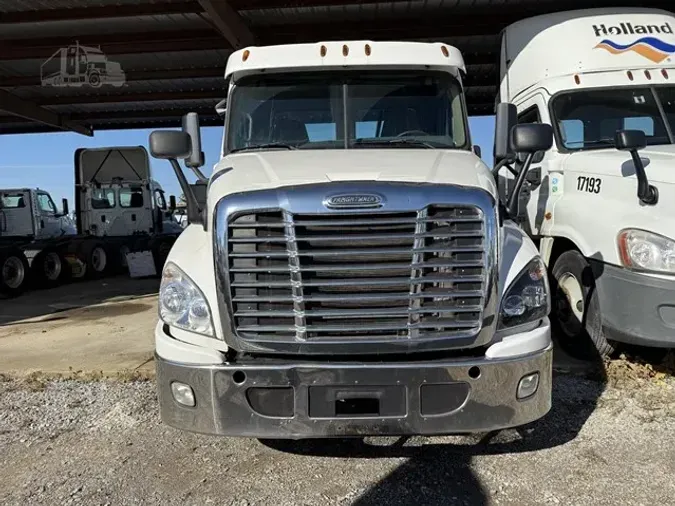 2016 FREIGHTLINER CASCADIA 1256d9fd37aec247bc0ecbb4f4ba40c4014