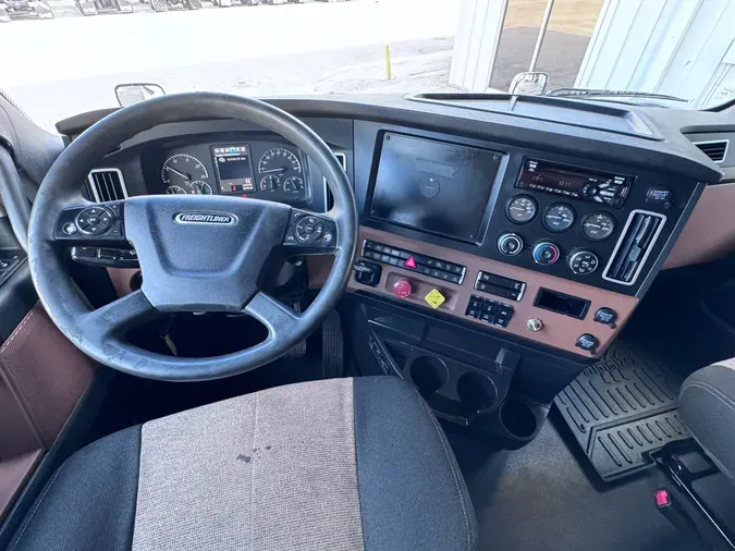 2021 FREIGHTLINER CASCADIA 126