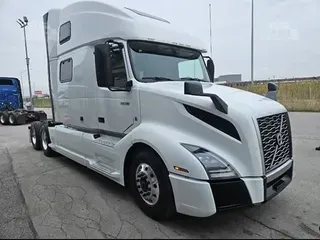 2022 VOLVO VNL64T860