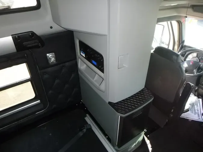 2020 Kenworth W990