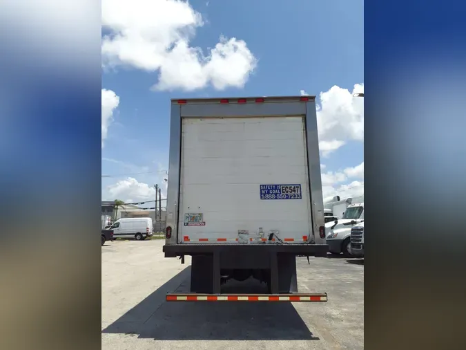 2019 FREIGHTLINER M2 106