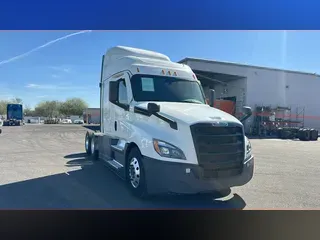 2021 Freightliner Cascadia 126