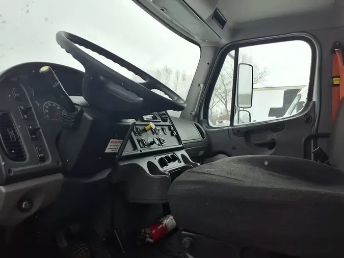2019 FREIGHTLINER/MERCEDES M2 106