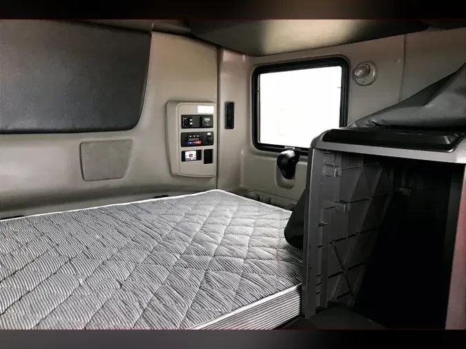2023 INT LT625 6X4