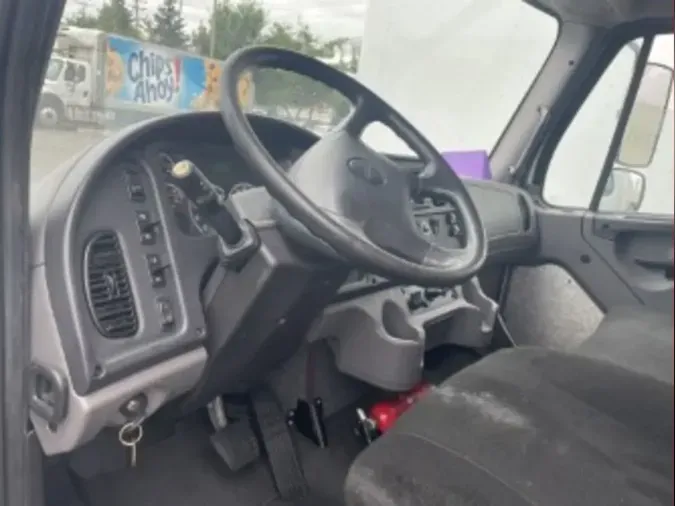 2018 FREIGHTLINER M2 106
