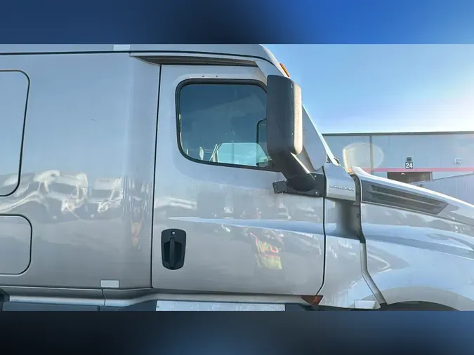 2022 Freightliner Cascadia 126