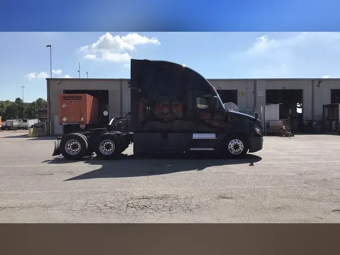 2023 Freightliner Cascadia 126