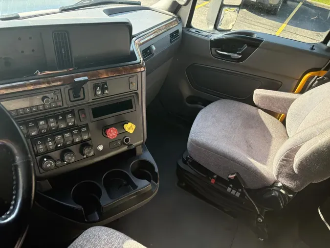 2022 International LT625