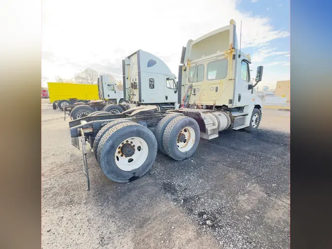 2018 FREIGHTLINER/MERCEDES CASCADIA 125