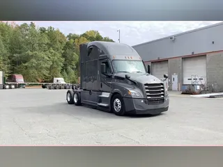 2022 Freightliner Cascadia 126