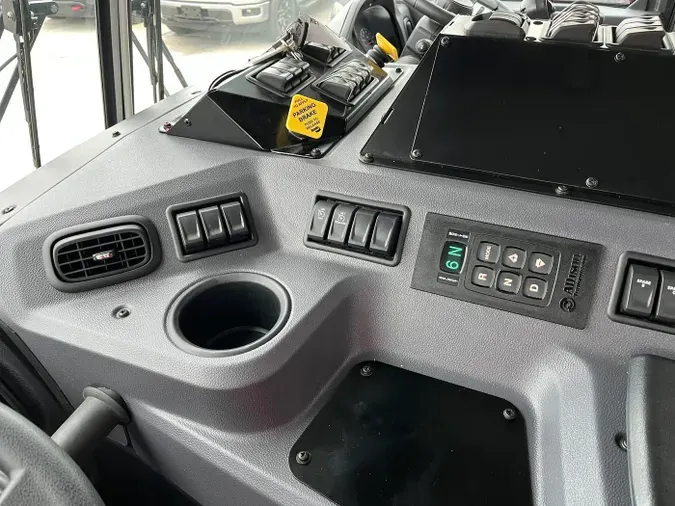 2026 Kenworth L7706dbec4082fc6082f9a1107f667a15068