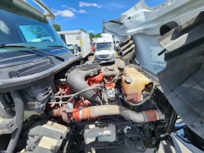 2019 NAVISTAR INTERNATIONAL LT625 DAYCAB T/A