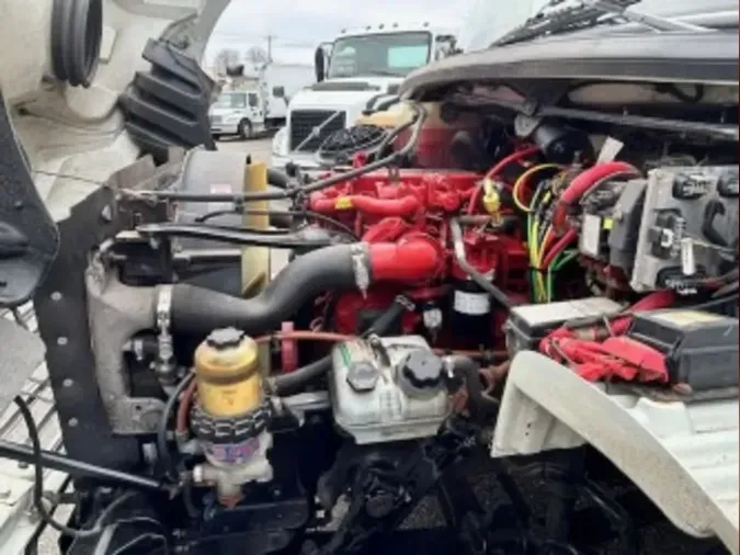 2018 FREIGHTLINER/MERCEDES M2 106