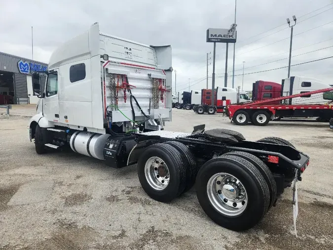 2019 VOLVO VNL64T740