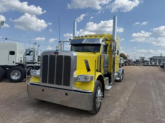 2023 Peterbilt 389