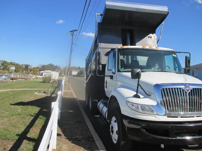 2018 INTERNATIONAL 7400 6X4