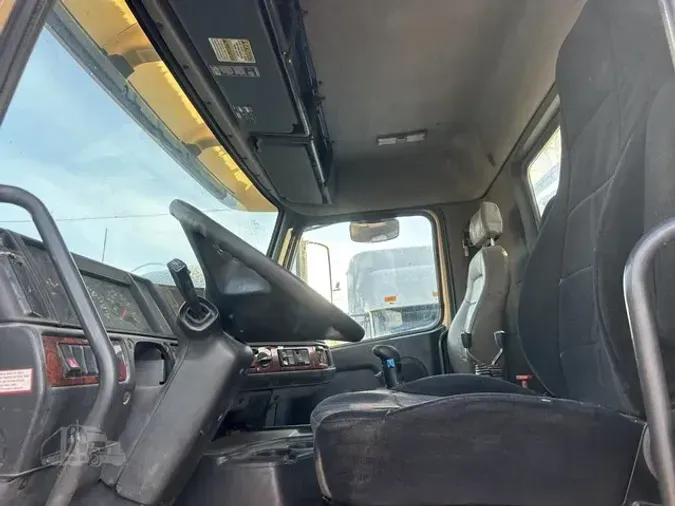 2002 VOLVO VHD64B2006dc4d3b0bc7bacefca9df99fd68f2305