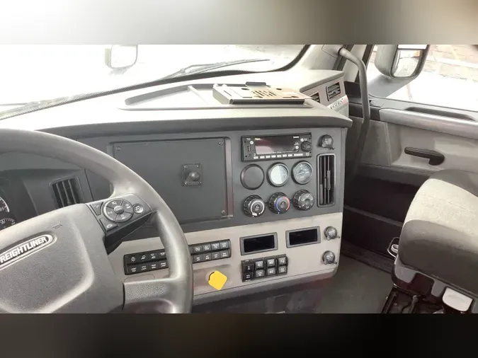 2020 Freightliner Cascadia 126