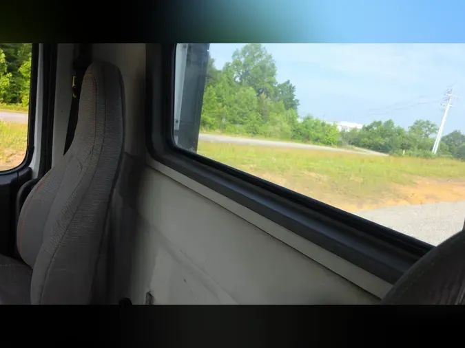 2019 Volvo VNL300