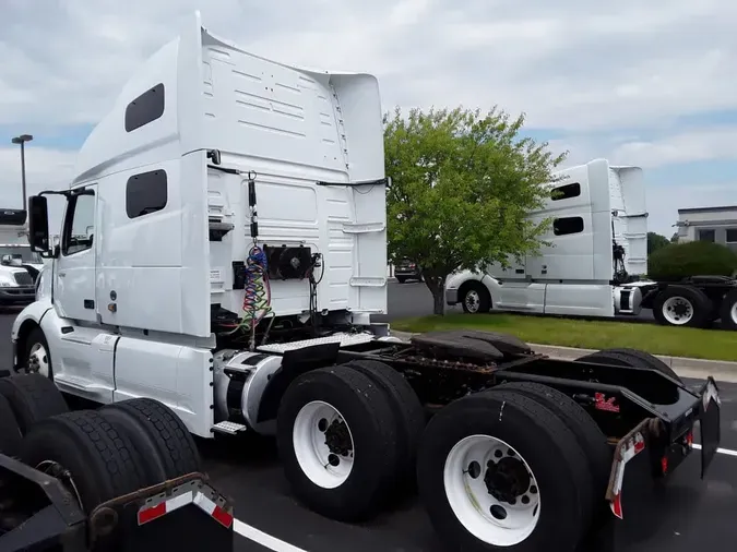 2020 VOLVO VNL64T-760