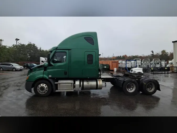 2021 Freightliner Cascadia 126