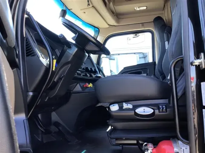 2023 KENWORTH T680