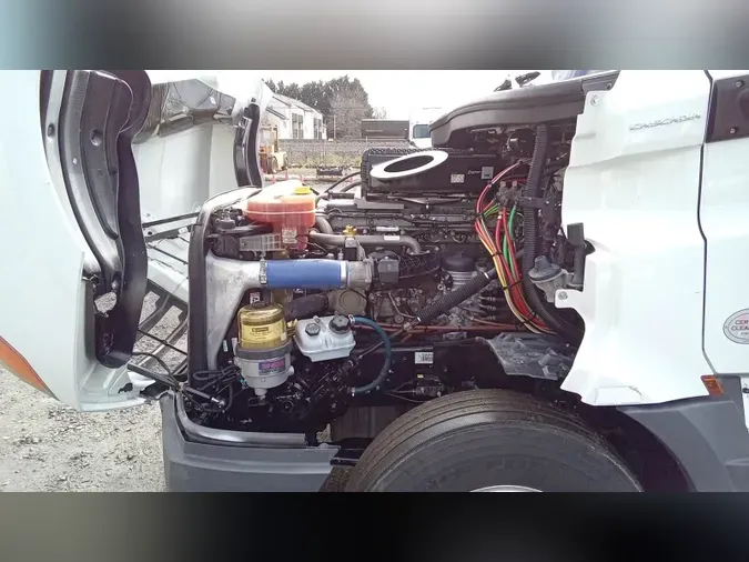 2020 Freightliner Cascadia 126