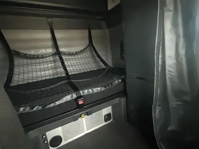 2022 Freightliner Cascadia 126