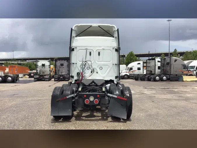 2021 Freightliner Cascadia 126