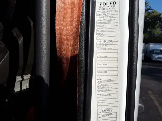 2020 VOLVO VNL64T-760