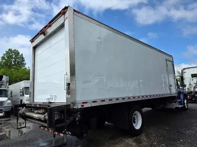 2018 FREIGHTLINER M2 106
